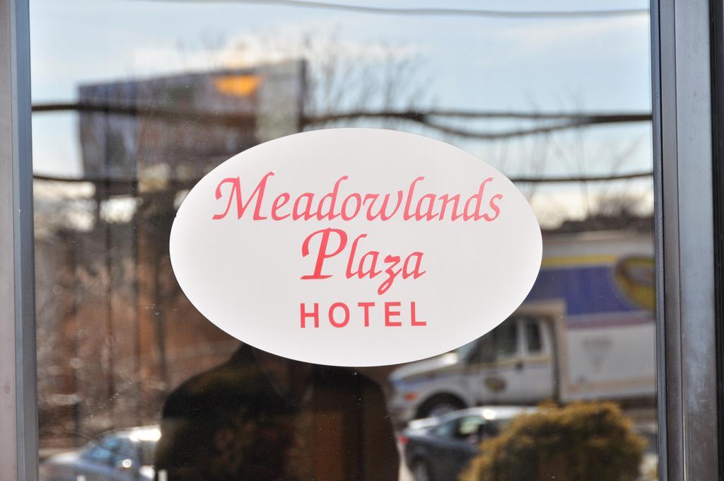 Meadowlands Plaza Hotel Secaucus Exterior foto